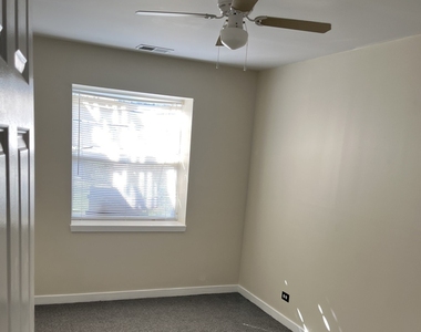 6538 S Kenwood Avenue - Photo Thumbnail 5