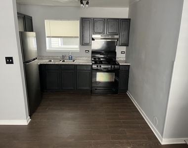 6538 S Kenwood Avenue - Photo Thumbnail 3