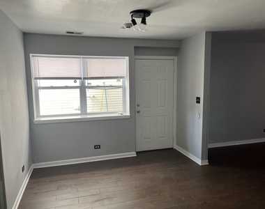 6538 S Kenwood Avenue - Photo Thumbnail 2