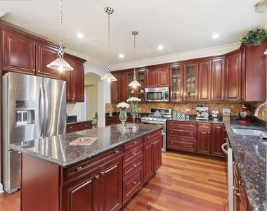 395 S Scott Street - Photo Thumbnail 9