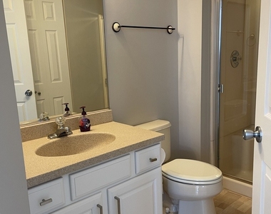 452 E Amherst Street - Photo Thumbnail 12