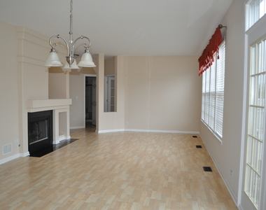 452 E Amherst Street - Photo Thumbnail 4