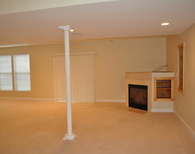 452 E Amherst Street - Photo Thumbnail 14