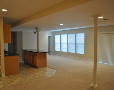 452 E Amherst Street - Photo Thumbnail 15