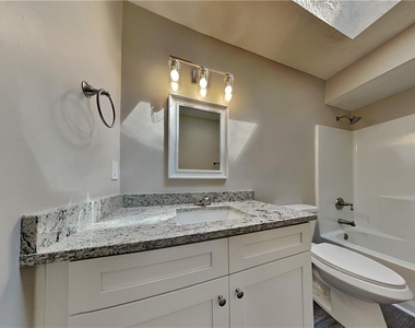 3500 Quail Hollow Trail - Photo Thumbnail 14