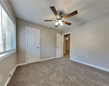 3500 Quail Hollow Trail - Photo Thumbnail 12
