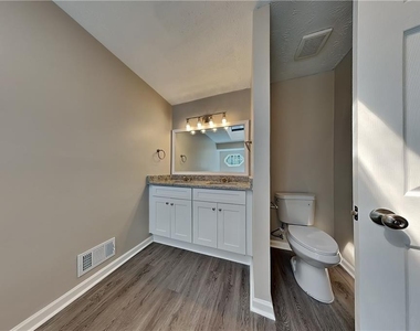 3500 Quail Hollow Trail - Photo Thumbnail 9