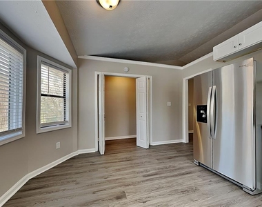 3500 Quail Hollow Trail - Photo Thumbnail 4