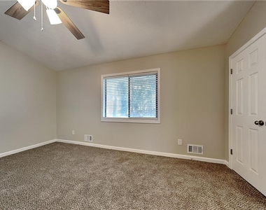 3500 Quail Hollow Trail - Photo Thumbnail 7