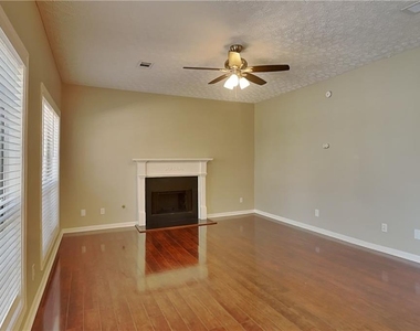 2730 Jona Trail - Photo Thumbnail 2