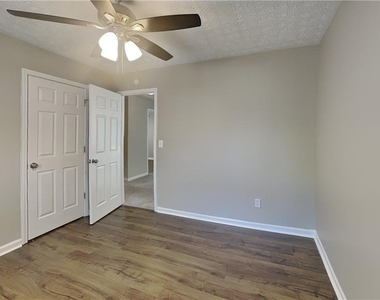 2730 Jona Trail - Photo Thumbnail 13