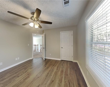 2730 Jona Trail - Photo Thumbnail 11