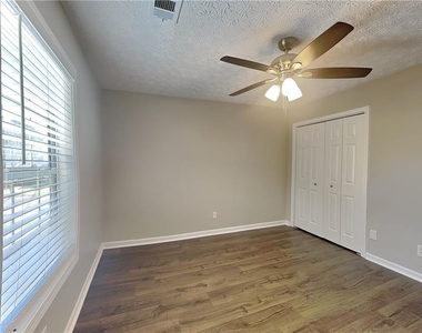 2730 Jona Trail - Photo Thumbnail 10