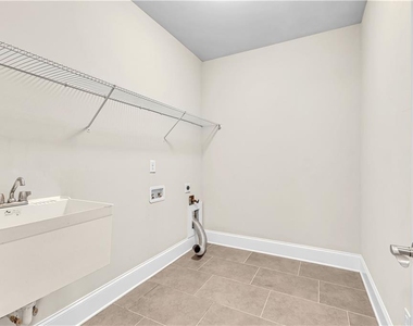 212 Blue Point - Photo Thumbnail 26