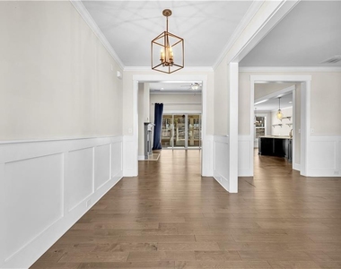 212 Blue Point - Photo Thumbnail 8