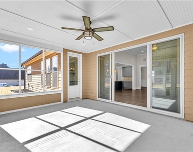 212 Blue Point - Photo Thumbnail 18