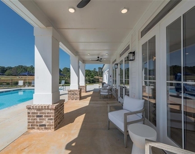 10 American Avenue - Photo Thumbnail 36