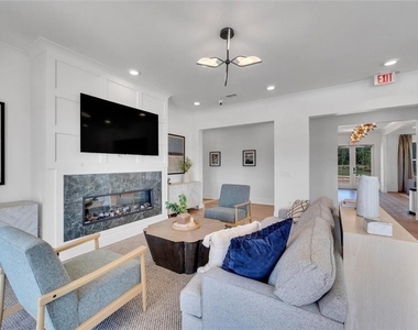 10 American Avenue - Photo Thumbnail 39