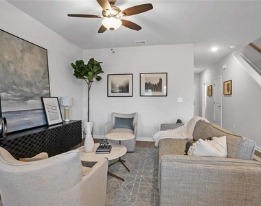 10 American Avenue - Photo Thumbnail 6