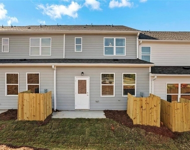 10 American Avenue - Photo Thumbnail 46
