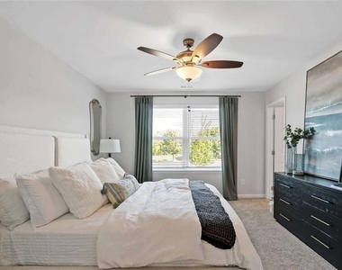 10 American Avenue - Photo Thumbnail 19