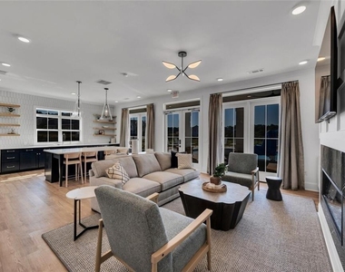 10 American Avenue - Photo Thumbnail 33