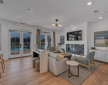 10 American Avenue - Photo Thumbnail 30