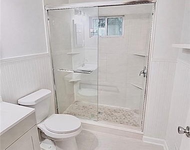 1127 Clifton Road Ne - Photo Thumbnail 4