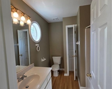 7067 Brookview Circle - Photo Thumbnail 20