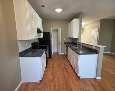 7067 Brookview Circle - Photo Thumbnail 9