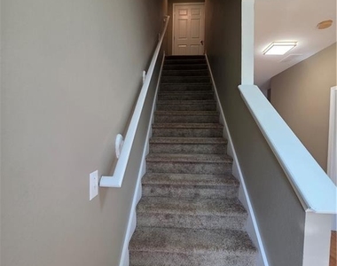 7067 Brookview Circle - Photo Thumbnail 11