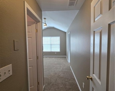 7067 Brookview Circle - Photo Thumbnail 17
