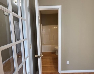 7067 Brookview Circle - Photo Thumbnail 5