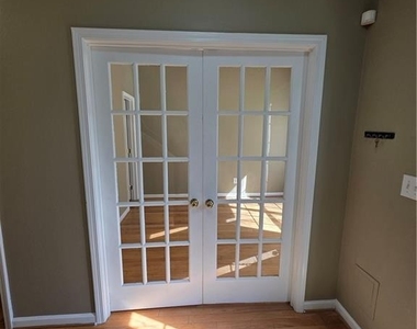 7067 Brookview Circle - Photo Thumbnail 3