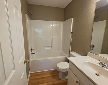 7067 Brookview Circle - Photo Thumbnail 14