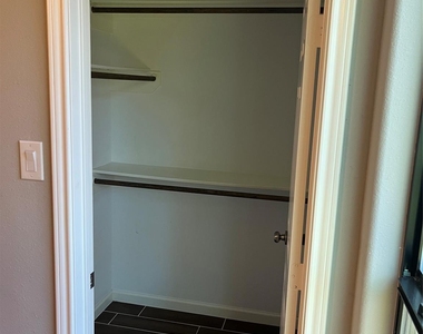 18222 Bonnie Alice Drive - Photo Thumbnail 8