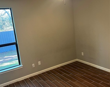 18222 Bonnie Alice Drive - Photo Thumbnail 10