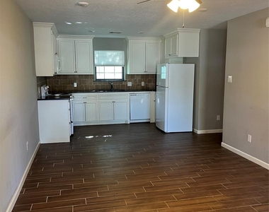 18222 Bonnie Alice Drive - Photo Thumbnail 3