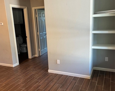 18222 Bonnie Alice Drive - Photo Thumbnail 5