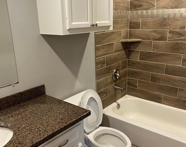 18222 Bonnie Alice Drive - Photo Thumbnail 12