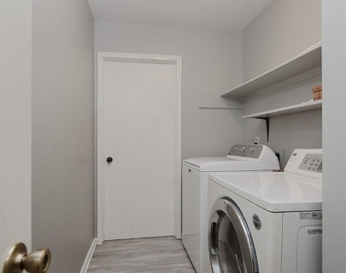 99 N Deerfoot Circle - Photo Thumbnail 12