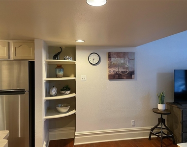 2118 Strand Street - Photo Thumbnail 13