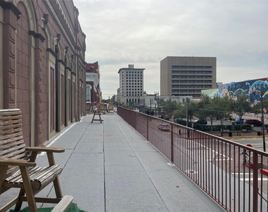 2118 Strand Street - Photo Thumbnail 5