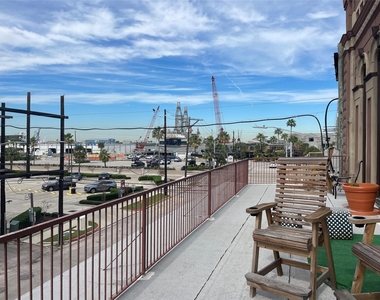 2118 Strand Street - Photo Thumbnail 4