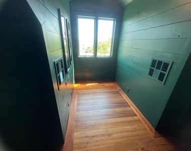 618 Bayridge Road - Photo Thumbnail 32