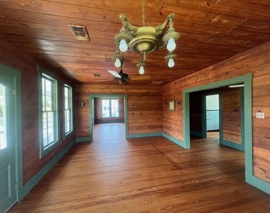 618 Bayridge Road - Photo Thumbnail 12