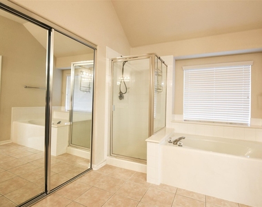 22 Hobbit Glen Drive - Photo Thumbnail 12
