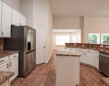 22 Hobbit Glen Drive - Photo Thumbnail 9