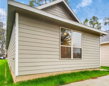 11593 Persimmon Street - Photo Thumbnail 2