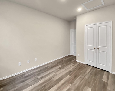 11593 Persimmon Street - Photo Thumbnail 8
